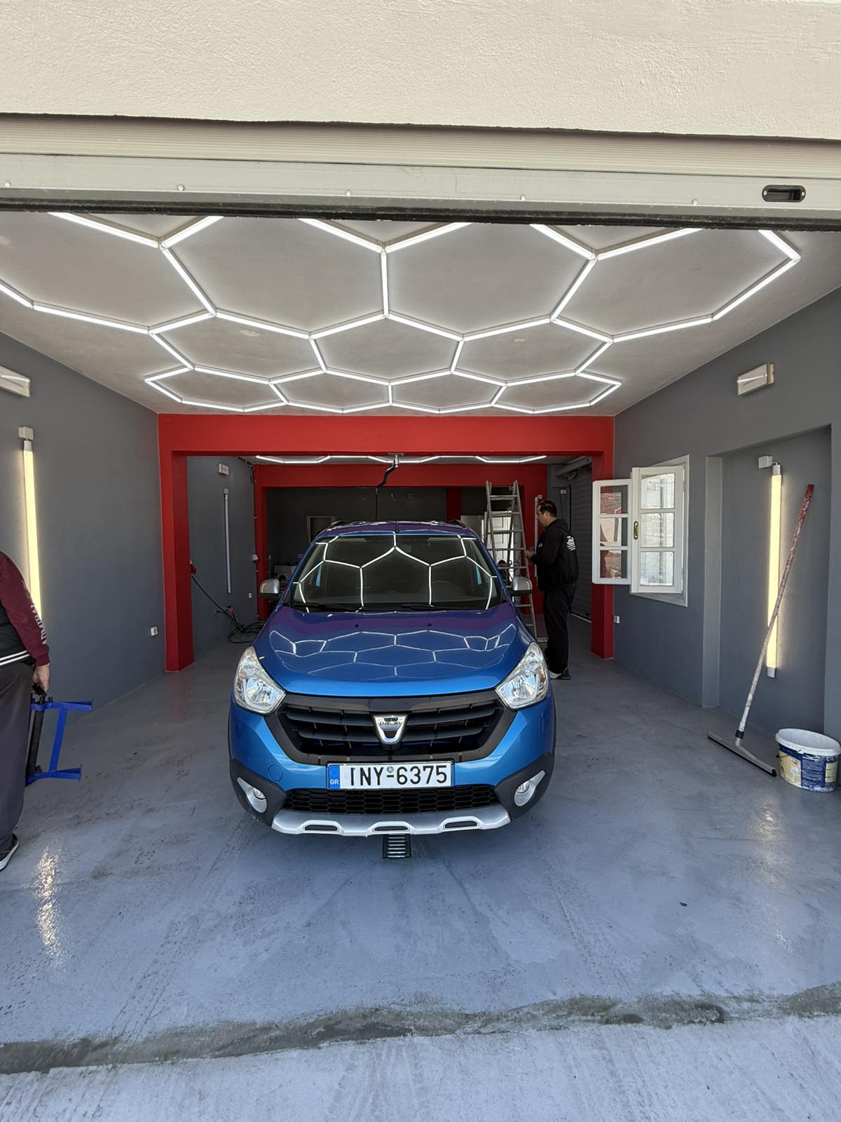 Γυάλισμα και καθαρισμός οχημάτων Σαντορίνη - Wash me Love me premium υπηρεσίες